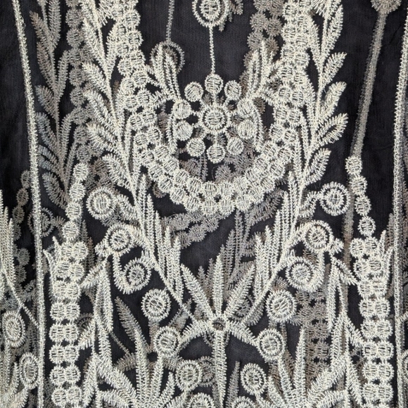 Cato's medium sheer and brocade blouse 3/4 sleeves - Picture 7 of 11